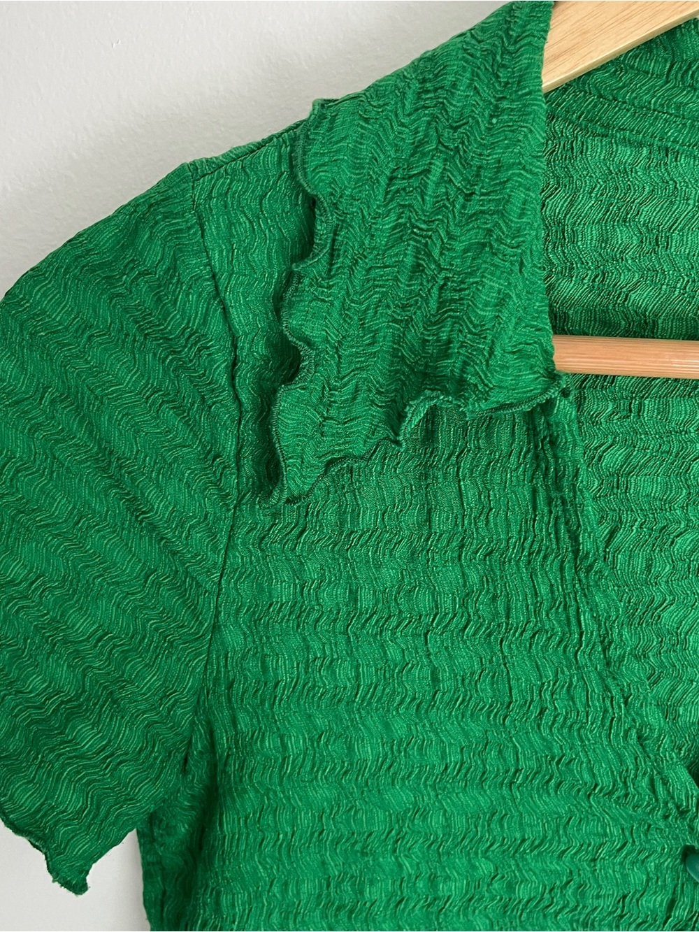 NWOT Textured stretchy green button up v neck blouse from France size xxs - Picture 2 of 5